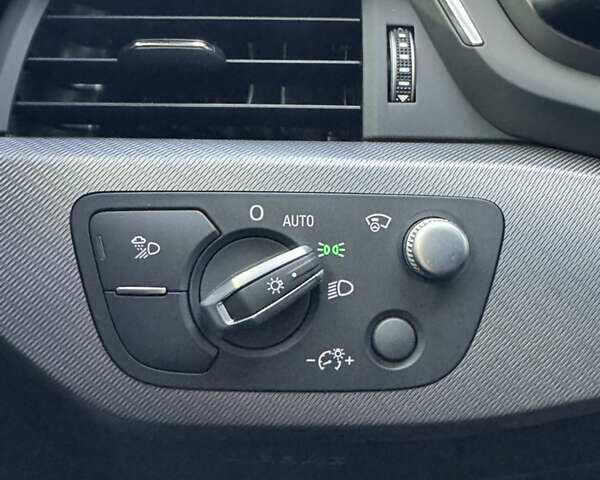 Сірий Ауді A5, об'ємом двигуна 1.98 л та пробігом 32 тис. км за 35700 $, фото 22 на Automoto.ua