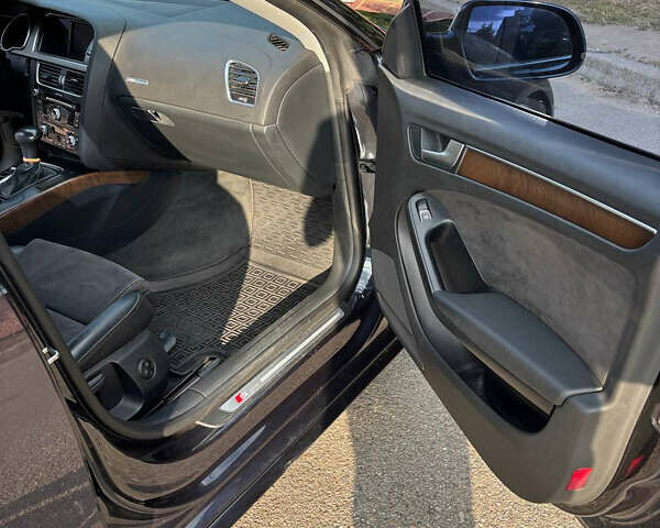 Синий Ауди А5, объемом двигателя 1.8 л и пробегом 243 тыс. км за 15000 $, фото 7 на Automoto.ua