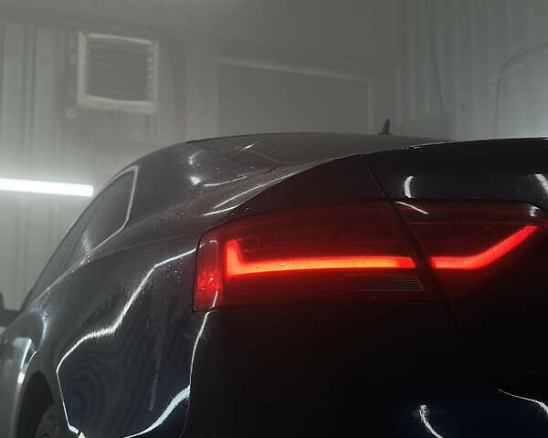 Синий Ауди А5, объемом двигателя 1.98 л и пробегом 124 тыс. км за 15000 $, фото 13 на Automoto.ua