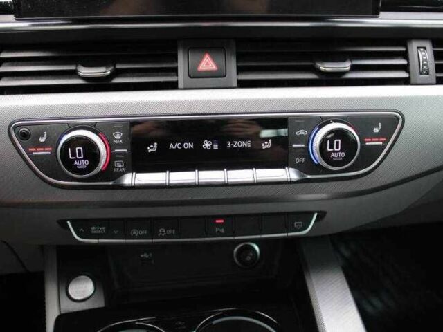 Синий Ауди А5, объемом двигателя 2 л и пробегом 56 тыс. км за 16000 $, фото 10 на Automoto.ua