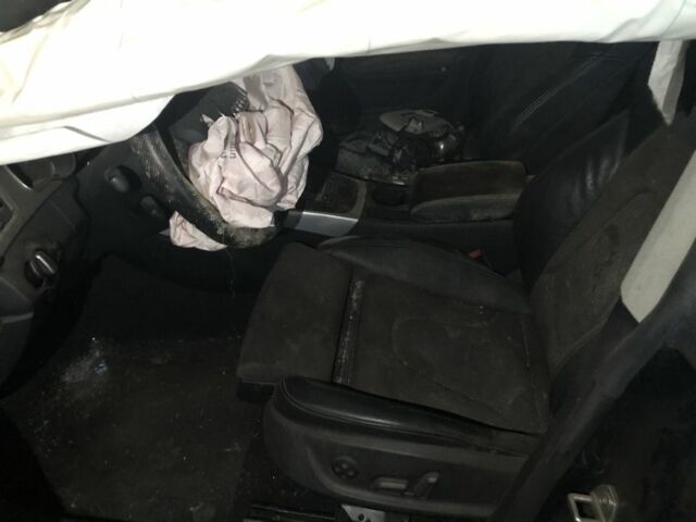 Синий Ауди А5, объемом двигателя 2 л и пробегом 120 тыс. км за 4000 $, фото 5 на Automoto.ua