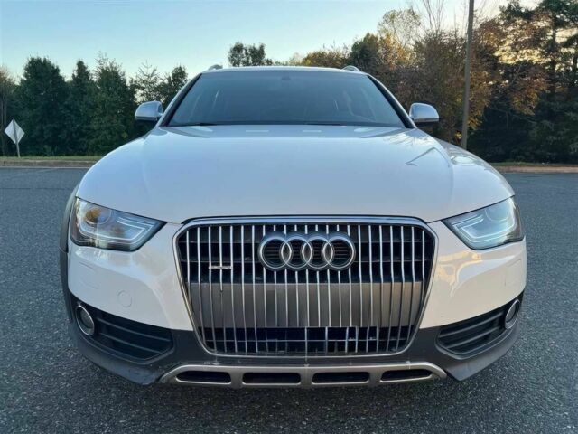 Белый Ауди А6 Олроуд, объемом двигателя 2 л и пробегом 71 тыс. км за 9800 $, фото 1 на Automoto.ua