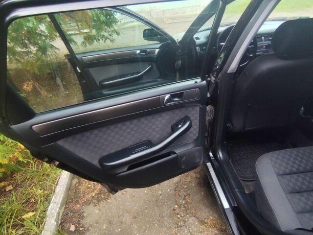 Черный Ауди А6 Олроуд, объемом двигателя 2.5 л и пробегом 290 тыс. км за 2350 $, фото 14 на Automoto.ua