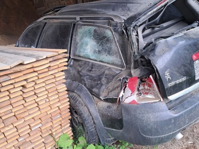 Черный Ауди А6 Олроуд, объемом двигателя 2.5 л и пробегом 250 тыс. км за 6500 $, фото 3 на Automoto.ua