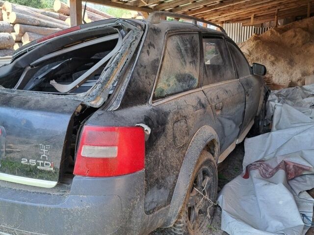 Черный Ауди А6 Олроуд, объемом двигателя 2.5 л и пробегом 250 тыс. км за 6500 $, фото 12 на Automoto.ua