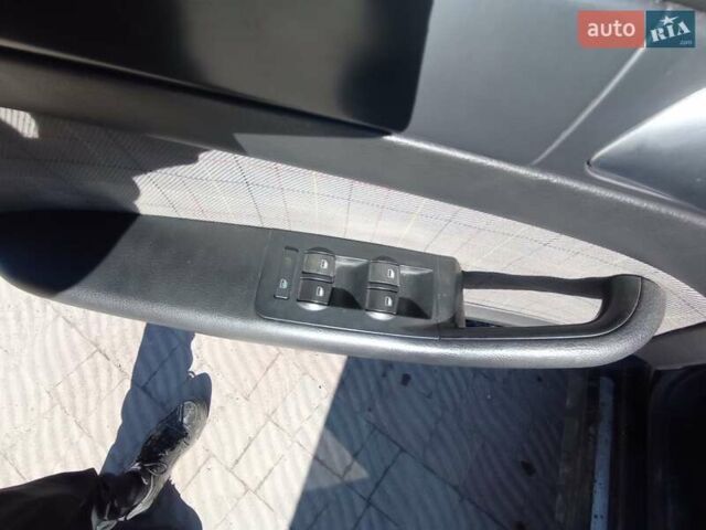 Ауди А6 Олроуд 2004 в Золочев на Automoto.ua Черный Ауди А6 Олроуд, объемом двигателя 2.5 л и пробегом 356 тыс. км за 3700 $, фото 13 на Automoto.ua