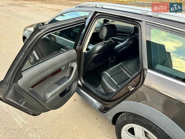 Коричневый Ауди А6 Олроуд, объемом двигателя 2.7 л и пробегом 260 тыс. км за 8600 $, фото 17 на Automoto.ua