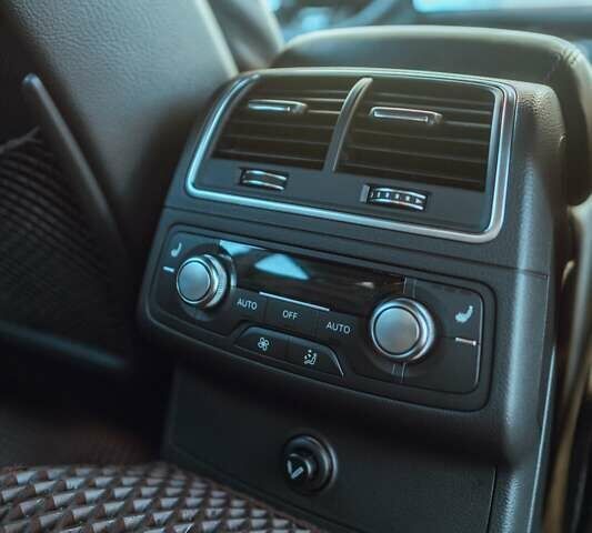 Коричневий Ауді A6 Allroad, об'ємом двигуна 3 л та пробігом 300 тис. км за 19500 $, фото 19 на Automoto.ua