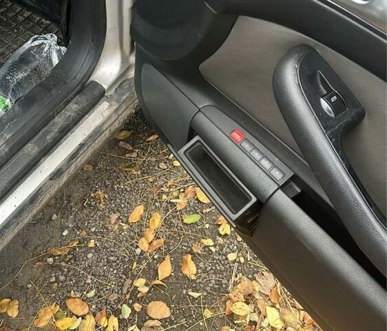 Серый Ауди А6 Олроуд, объемом двигателя 2.5 л и пробегом 3 тыс. км за 4500 $, фото 9 на Automoto.ua