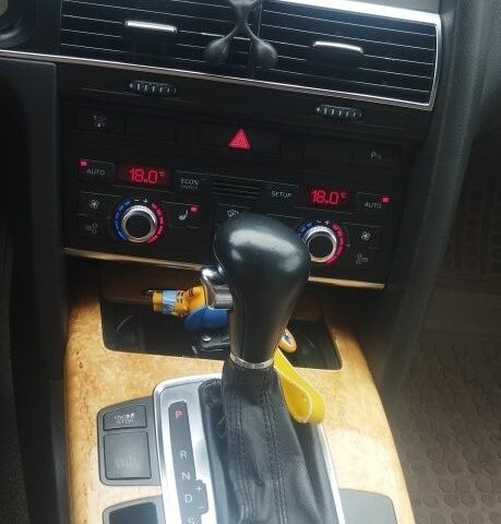 Сірий Ауді A6 Allroad, об'ємом двигуна 2.7 л та пробігом 424 тис. км за 4650 $, фото 1 на Automoto.ua