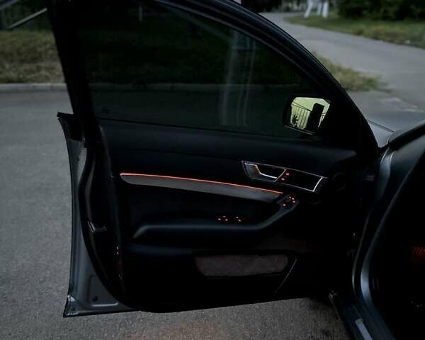 Серый Ауди А6 Олроуд, объемом двигателя 3 л и пробегом 305 тыс. км за 11500 $, фото 24 на Automoto.ua