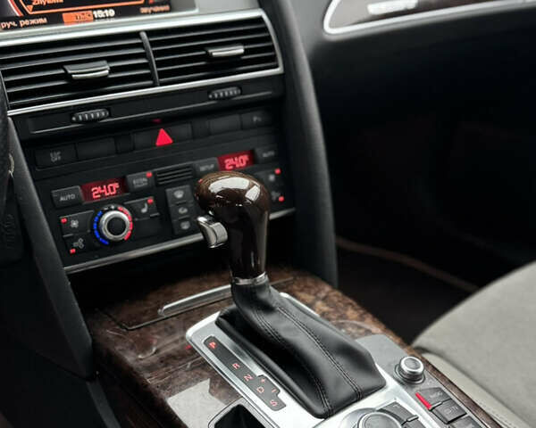 Сірий Ауді A6 Allroad, об'ємом двигуна 2.97 л та пробігом 283 тис. км за 10000 $, фото 5 на Automoto.ua