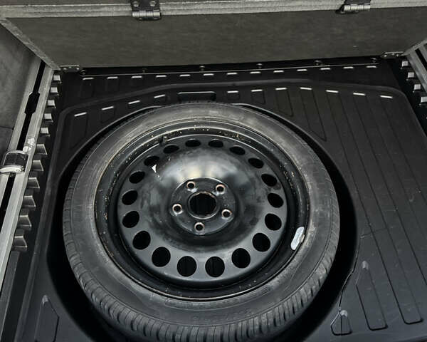 Сірий Ауді A6 Allroad, об'ємом двигуна 2.7 л та пробігом 369 тис. км за 10700 $, фото 12 на Automoto.ua