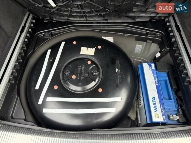 Сірий Ауді A6 Allroad, об'ємом двигуна 3 л та пробігом 225 тис. км за 10000 $, фото 31 на Automoto.ua