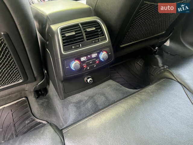Сірий Ауді A6 Allroad, об'ємом двигуна 2.97 л та пробігом 325 тис. км за 18500 $, фото 12 на Automoto.ua