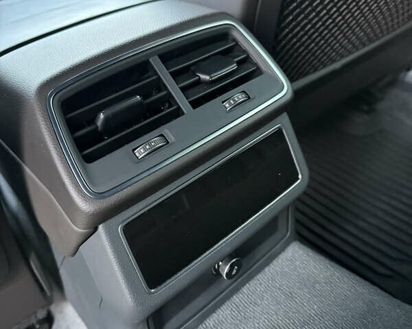 Сірий Ауді A6 Allroad, об'ємом двигуна 2.97 л та пробігом 195 тис. км за 44500 $, фото 37 на Automoto.ua