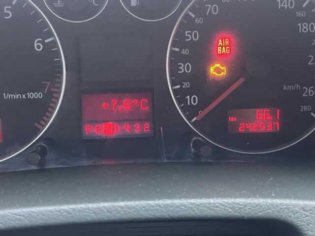 Зеленый Ауди А6 Олроуд, объемом двигателя 2.7 л и пробегом 242 тыс. км за 5000 $, фото 5 на Automoto.ua