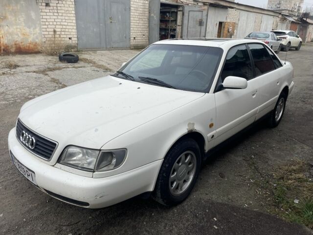 Белый Ауди А6, объемом двигателя 2 л и пробегом 300 тыс. км за 2600 $, фото 2 на Automoto.ua