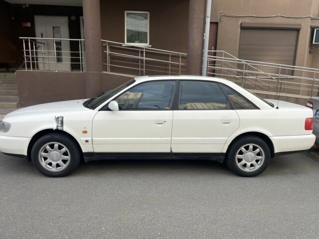 Білий Ауді А6, об'ємом двигуна 2 л та пробігом 300 тис. км за 2599 $, фото 1 на Automoto.ua