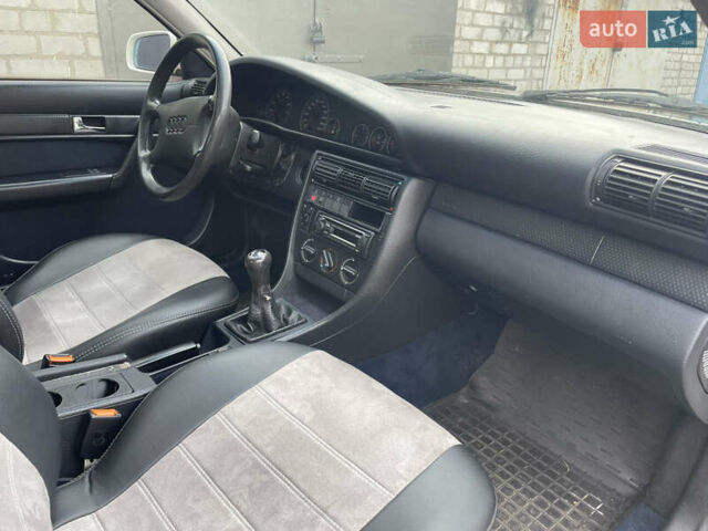 Белый Ауди А6, объемом двигателя 2 л и пробегом 300 тыс. км за 2300 $, фото 8 на Automoto.ua