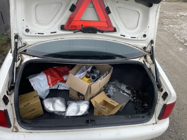 Белый Ауди А6, объемом двигателя 2 л и пробегом 300 тыс. км за 2600 $, фото 4 на Automoto.ua