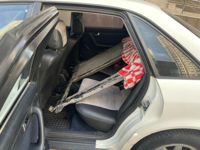 Білий Ауді А6, об'ємом двигуна 2 л та пробігом 300 тис. км за 2599 $, фото 17 на Automoto.ua