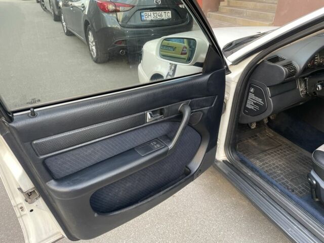 Білий Ауді А6, об'ємом двигуна 2 л та пробігом 300 тис. км за 2599 $, фото 15 на Automoto.ua