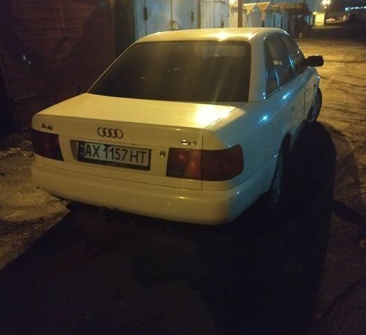 Белый Ауди А6, объемом двигателя 2 л и пробегом 350 тыс. км за 3500 $, фото 4 на Automoto.ua
