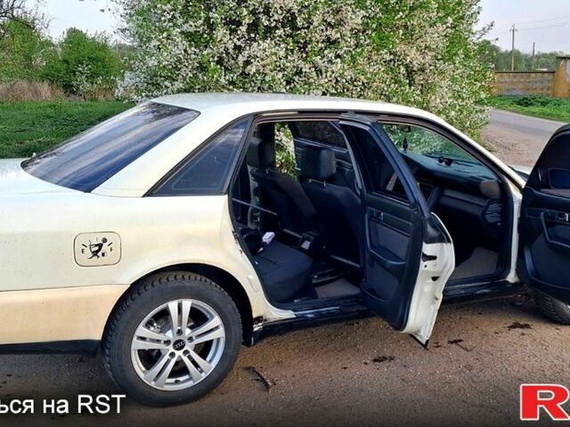 Белый Ауди А6, объемом двигателя 2 л и пробегом 303 тыс. км за 2499 $, фото 6 на Automoto.ua
