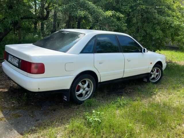 Белый Ауди А6, объемом двигателя 1.8 л и пробегом 420 тыс. км за 2000 $, фото 2 на Automoto.ua