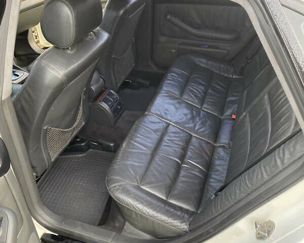 Белый Ауди А6, объемом двигателя 2.8 л и пробегом 400 тыс. км за 5000 $, фото 3 на Automoto.ua