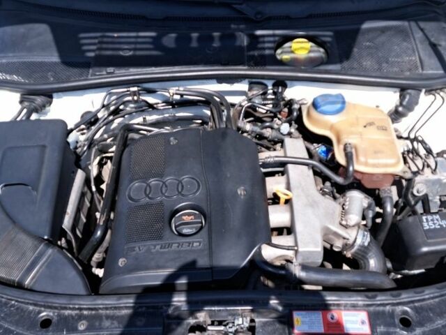 Белый Ауди А6, объемом двигателя 1.8 л и пробегом 360 тыс. км за 5000 $, фото 5 на Automoto.ua