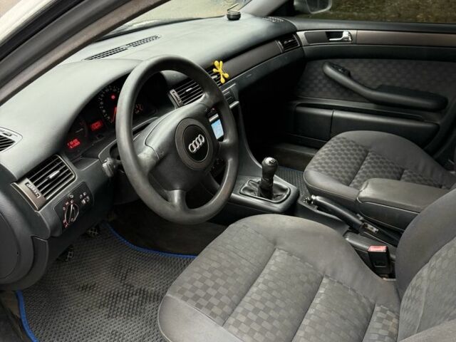 Белый Ауди А6, объемом двигателя 1.9 л и пробегом 300 тыс. км за 2150 $, фото 10 на Automoto.ua