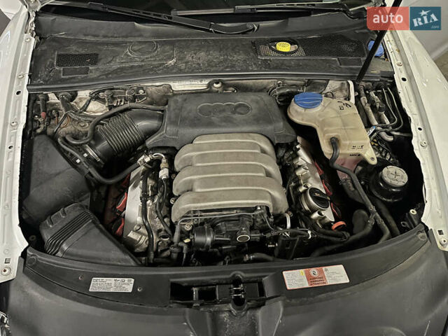 Белый Ауди А6, объемом двигателя 3.2 л и пробегом 193 тыс. км за 8200 $, фото 19 на Automoto.ua