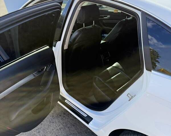 Білий Ауді А6, об'ємом двигуна 2 л та пробігом 211 тис. км за 11700 $, фото 6 на Automoto.ua