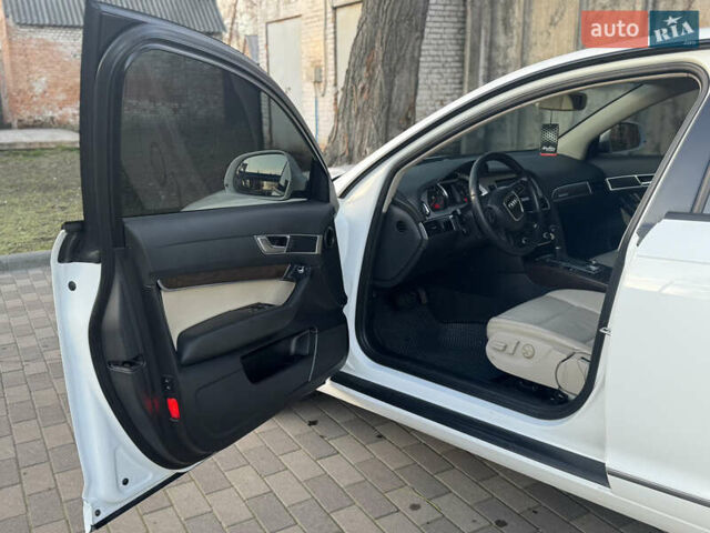 Белый Ауди А6, объемом двигателя 3.12 л и пробегом 265 тыс. км за 7500 $, фото 18 на Automoto.ua