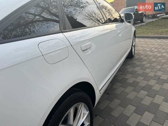 Белый Ауди А6, объемом двигателя 3.12 л и пробегом 265 тыс. км за 7500 $, фото 15 на Automoto.ua