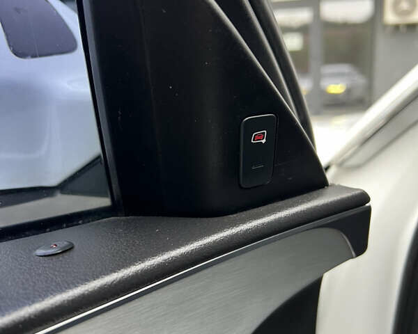 Білий Ауді А6, об'ємом двигуна 3 л та пробігом 301 тис. км за 9600 $, фото 28 на Automoto.ua