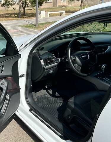 Білий Ауді А6, об'ємом двигуна 2 л та пробігом 276 тис. км за 14000 $, фото 63 на Automoto.ua