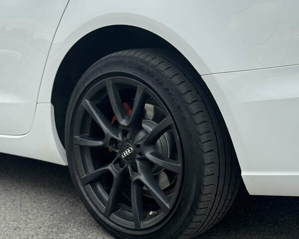 Білий Ауді А6, об'ємом двигуна 2 л та пробігом 212 тис. км за 11799 $, фото 13 на Automoto.ua