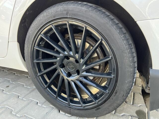 Белый Ауди А6, объемом двигателя 2 л и пробегом 240 тыс. км за 15900 $, фото 9 на Automoto.ua