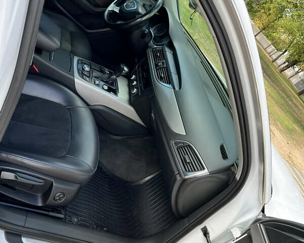 Білий Ауді А6, об'ємом двигуна 2 л та пробігом 276 тис. км за 14000 $, фото 13 на Automoto.ua