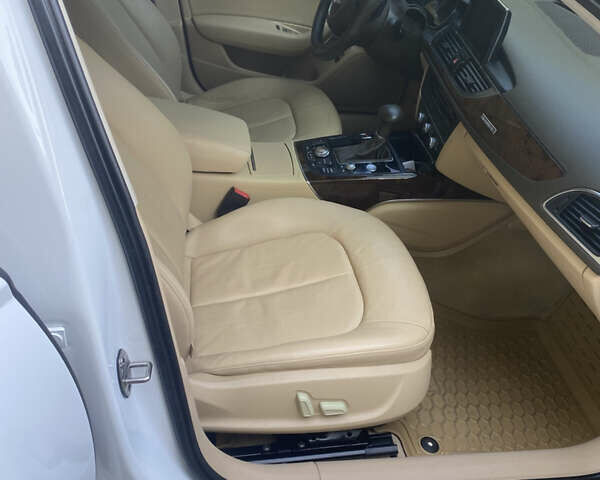 Белый Ауди А6, объемом двигателя 1.98 л и пробегом 185 тыс. км за 12900 $, фото 12 на Automoto.ua