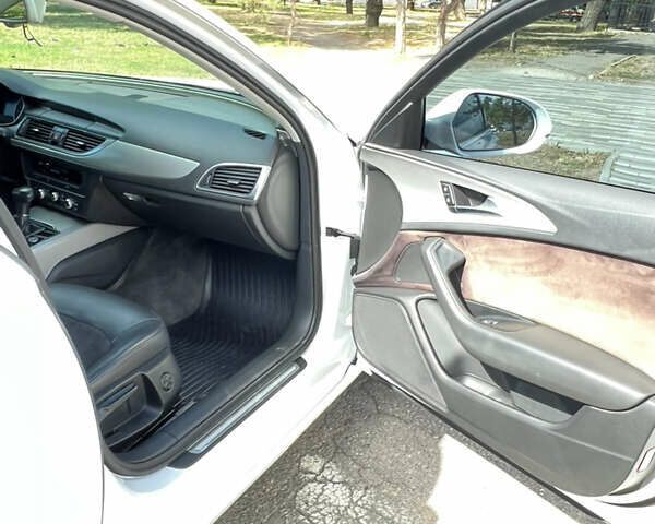 Білий Ауді А6, об'ємом двигуна 2 л та пробігом 276 тис. км за 14000 $, фото 47 на Automoto.ua