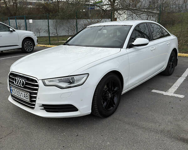 Белый Ауди А6, объемом двигателя 1.97 л и пробегом 240 тыс. км за 14000 $, фото 3 на Automoto.ua