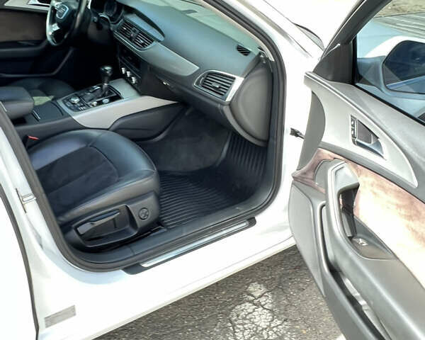Білий Ауді А6, об'ємом двигуна 2 л та пробігом 276 тис. км за 14000 $, фото 46 на Automoto.ua
