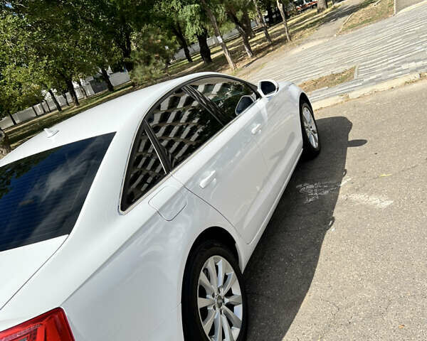 Білий Ауді А6, об'ємом двигуна 2 л та пробігом 276 тис. км за 14000 $, фото 25 на Automoto.ua