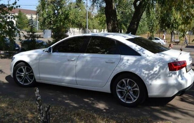 Белый Ауди А6, объемом двигателя 2 л и пробегом 200 тыс. км за 16900 $, фото 4 на Automoto.ua