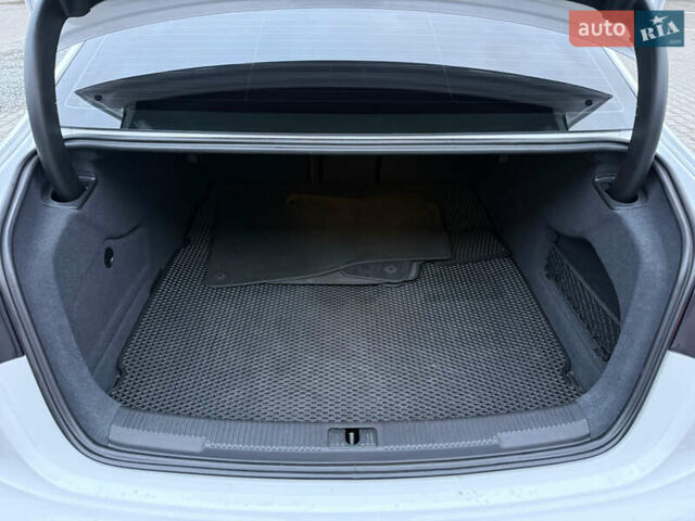 Белый Ауди А6, объемом двигателя 2 л и пробегом 135 тыс. км за 13999 $, фото 45 на Automoto.ua