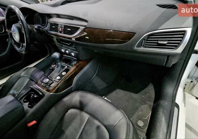 Білий Ауді А6, об'ємом двигуна 2 л та пробігом 42 тис. км за 13000 $, фото 7 на Automoto.ua